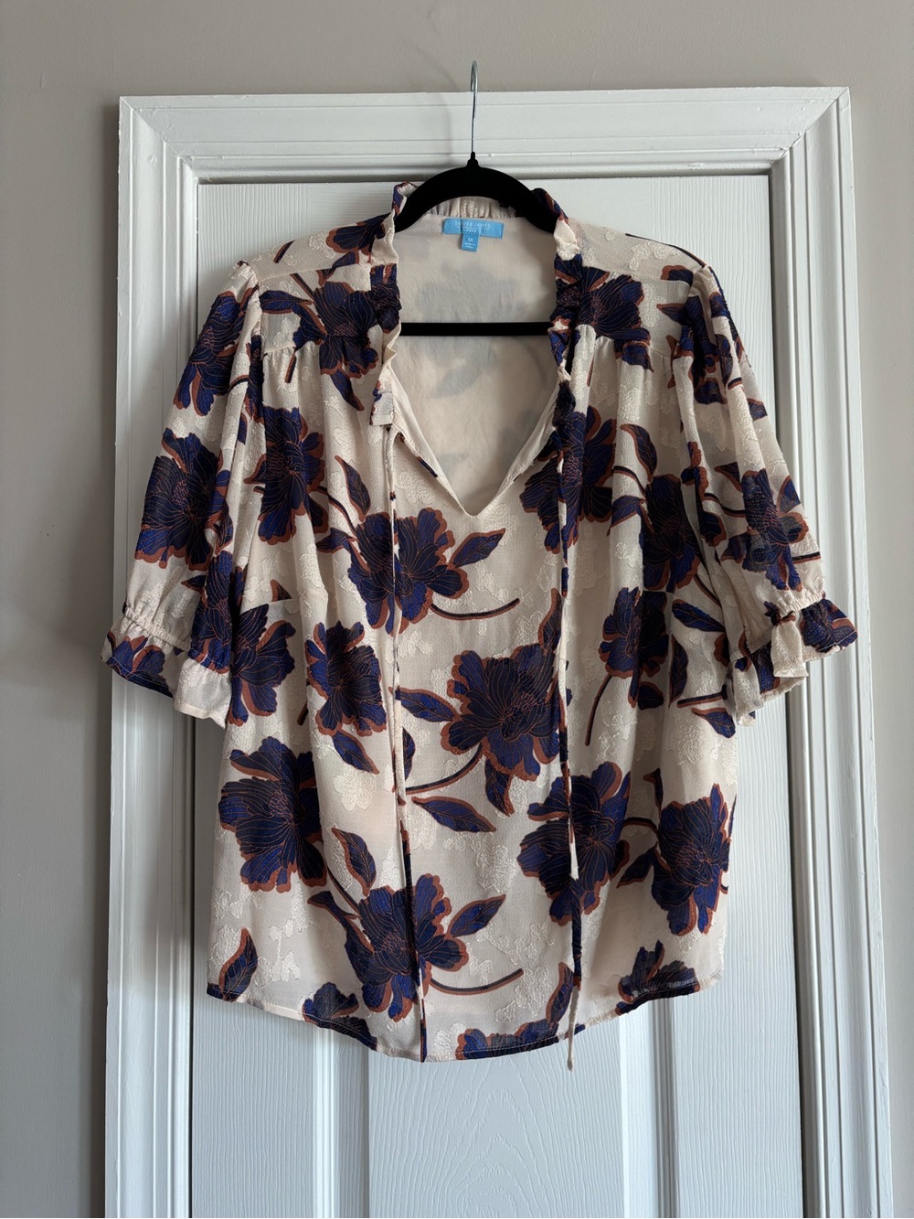 RSVP by Draper James Cream Floral V-Neck Peasant Top